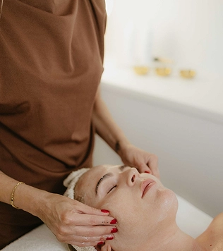 Luxe Beauty salon experience